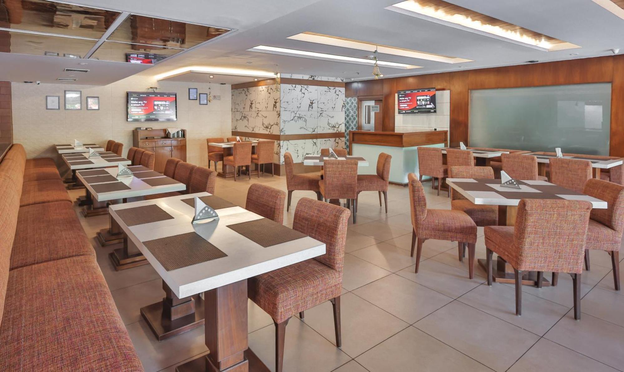 Hotel Cama Mohali Екстериор снимка
