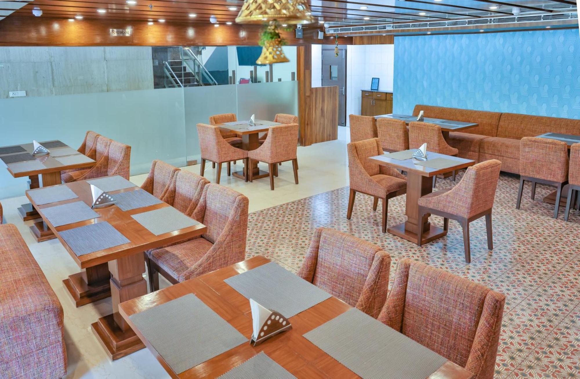 Hotel Cama Mohali Екстериор снимка
