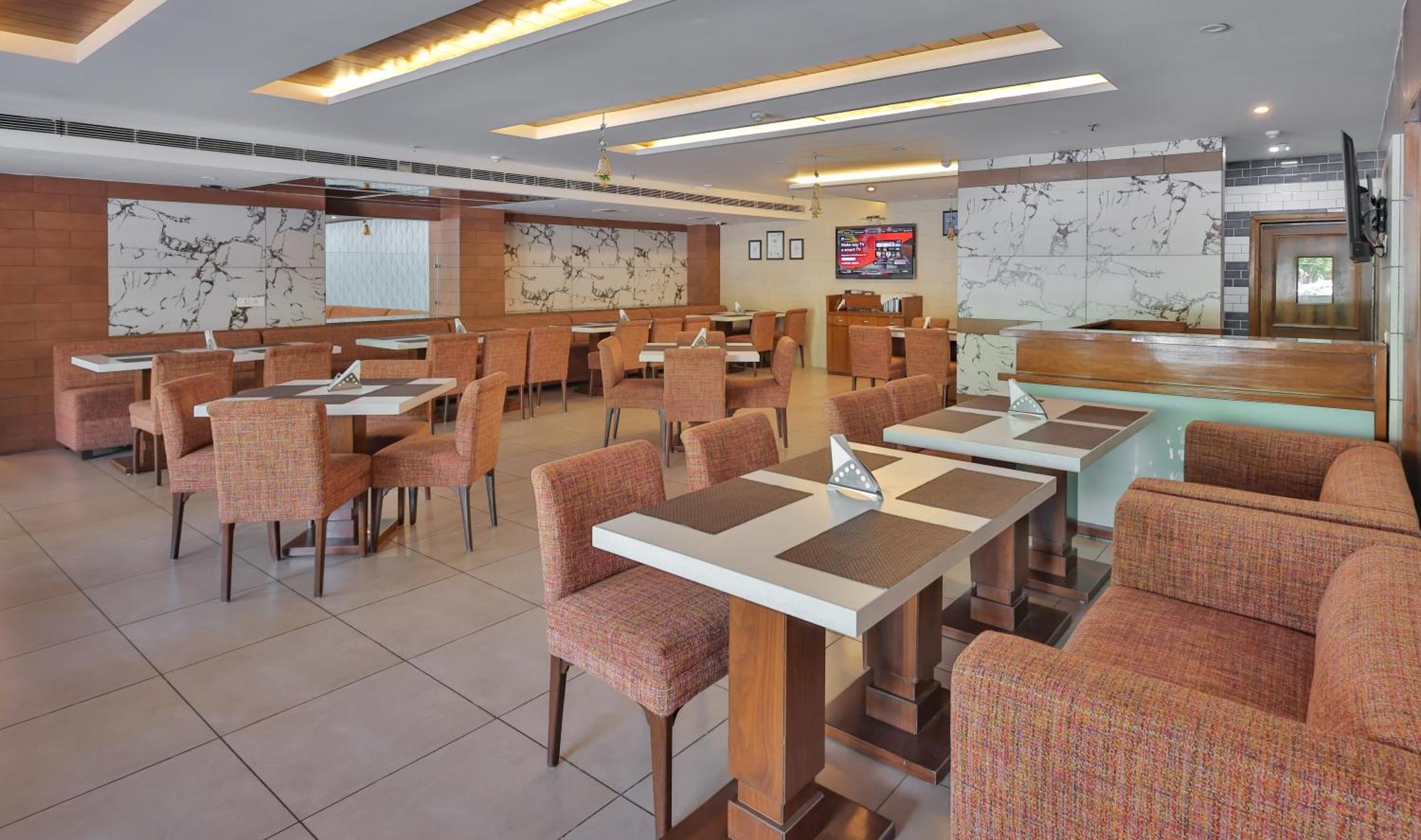Hotel Cama Mohali Екстериор снимка