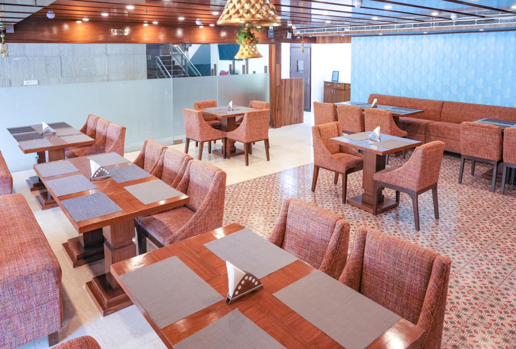 Hotel Cama Mohali Екстериор снимка